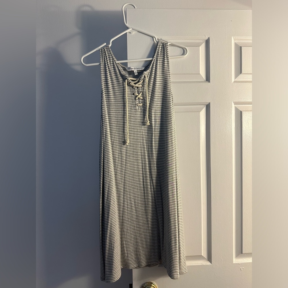 Cupcakes and Cashmere gray and white dress, size small